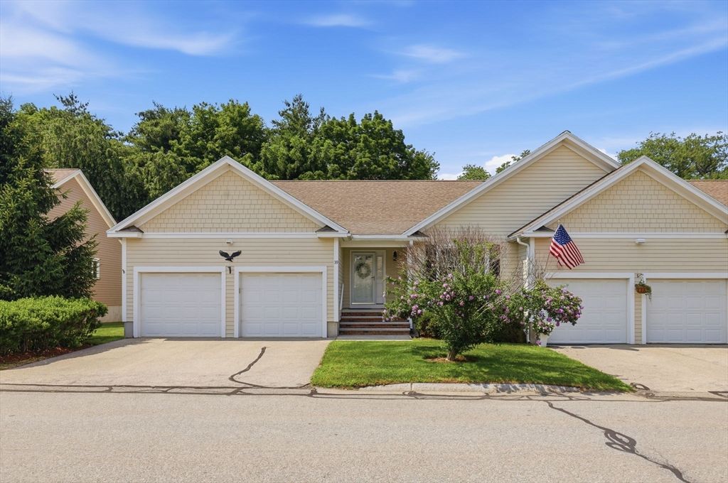 39 Russell Farm Dr 39, Methuen, MA 01844