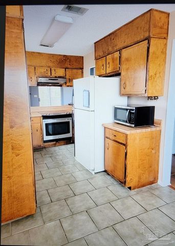 1500 Johnson Ave 221, Pensacola, FL 32514