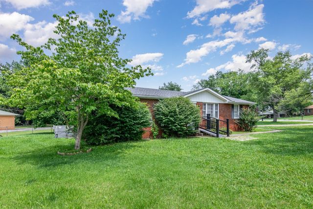 6103 Russell Dr, Clarksville, TN 37040