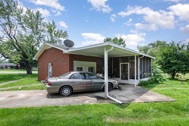 6103 Russell Dr, Clarksville, TN 37040