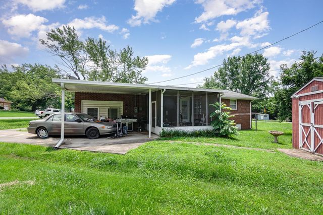 6103 Russell Dr, Clarksville, TN 37040