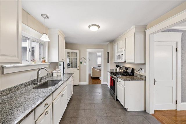 36 Lamprey Street, Manchester, NH 03102