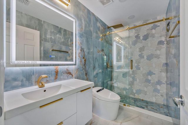 9057 SW 161st Ter, Palmetto Bay, FL 33157