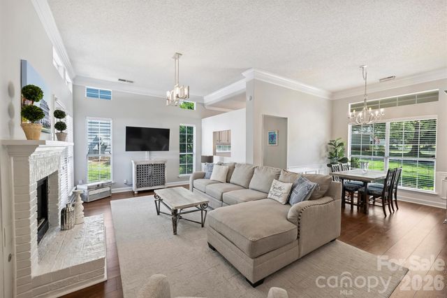 821 Mill Run Drive, Charlotte, NC 28209