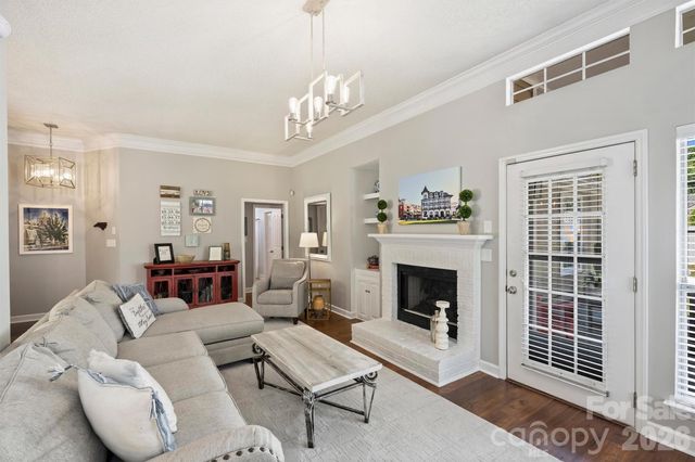 821 Mill Run Drive, Charlotte, NC 28209