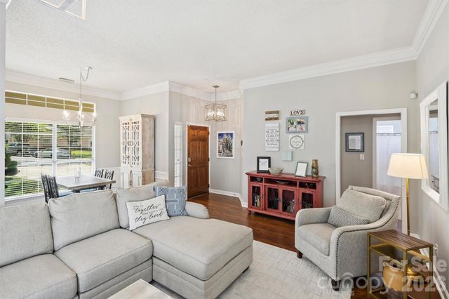 821 Mill Run Drive, Charlotte, NC 28209