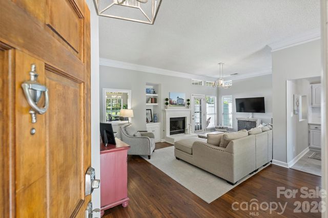 821 Mill Run Drive, Charlotte, NC 28209