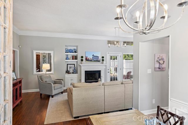 821 Mill Run Drive, Charlotte, NC 28209