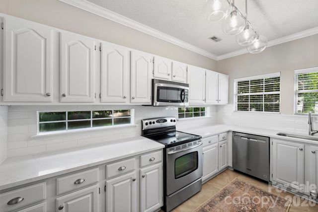 821 Mill Run Drive, Charlotte, NC 28209