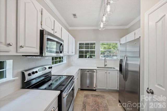 821 Mill Run Drive, Charlotte, NC 28209