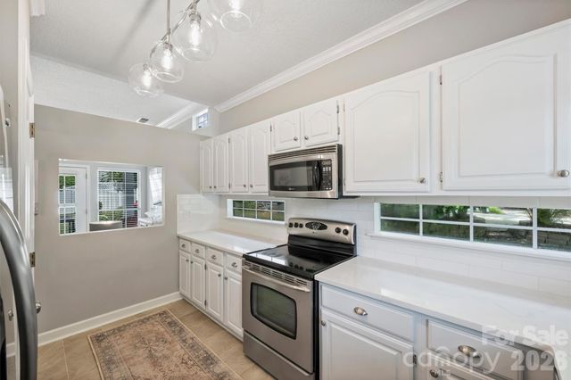 821 Mill Run Drive, Charlotte, NC 28209