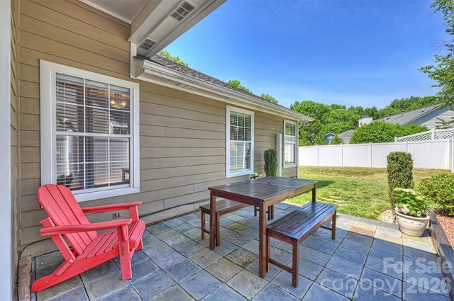 821 Mill Run Drive, Charlotte, NC 28209