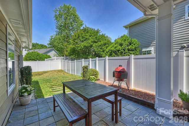 821 Mill Run Drive, Charlotte, NC 28209