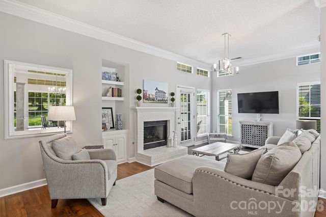 821 Mill Run Drive, Charlotte, NC 28209
