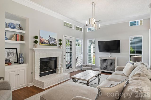 821 Mill Run Drive, Charlotte, NC 28209