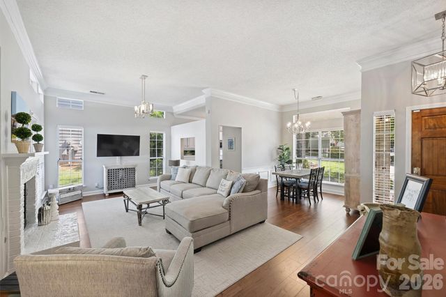 821 Mill Run Drive, Charlotte, NC 28209