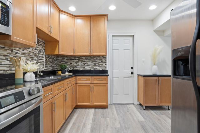 460 NW 136th Street, North Miami, FL 33168