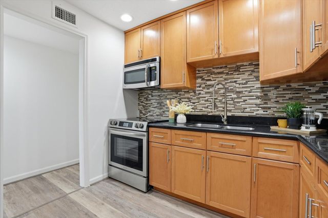 460 NW 136th Street, North Miami, FL 33168
