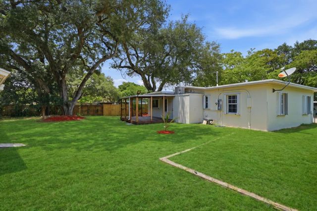 460 NW 136th Street, North Miami, FL 33168