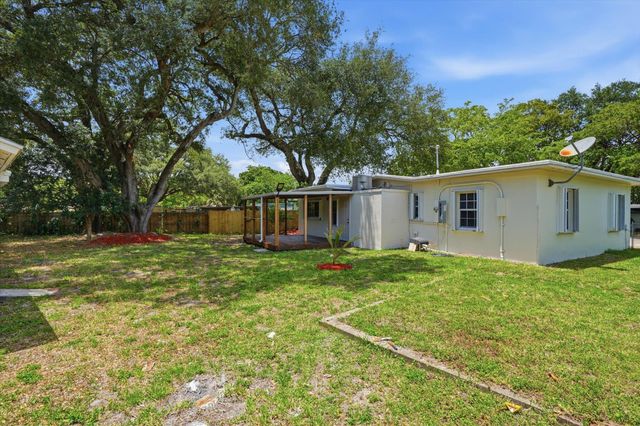 460 NW 136th Street, North Miami, FL 33168