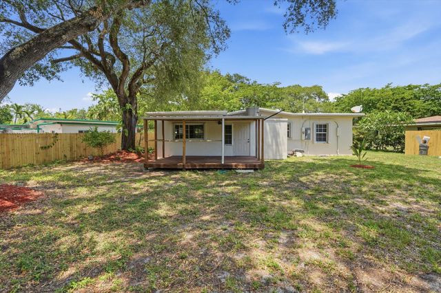 460 NW 136th Street, North Miami, FL 33168