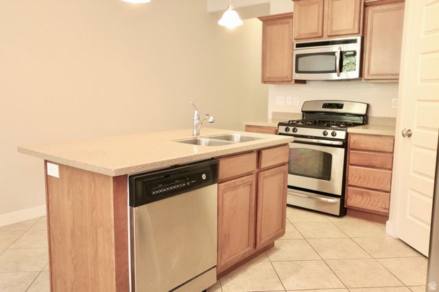 3792 W LILAC HEIGHTS DR, South Jordan, UT 84095