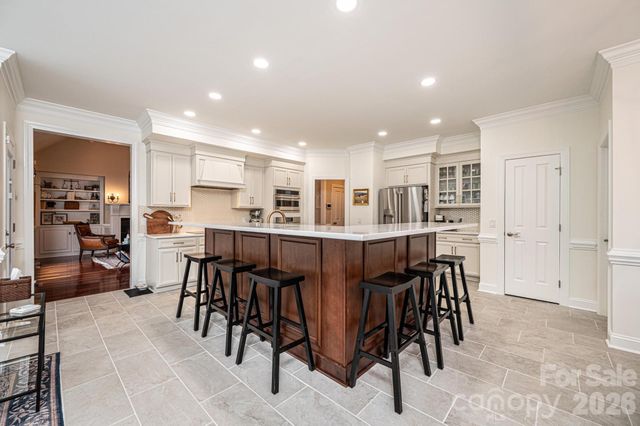 4137 2nd Street NW, Hickory, NC 28601