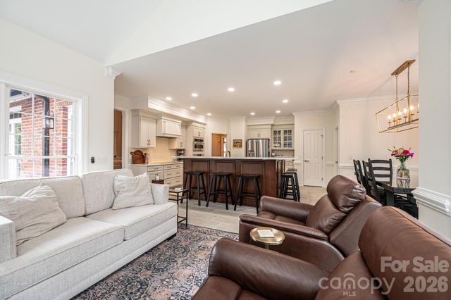 4137 2nd Street NW, Hickory, NC 28601