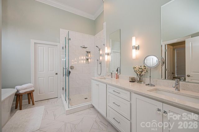 4137 2nd Street NW, Hickory, NC 28601