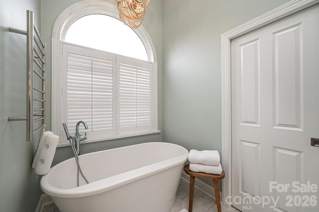 4137 2nd Street NW, Hickory, NC 28601