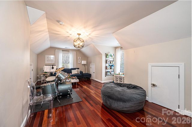 4137 2nd Street NW, Hickory, NC 28601