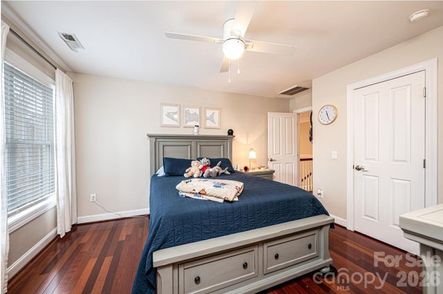 4137 2nd Street NW, Hickory, NC 28601