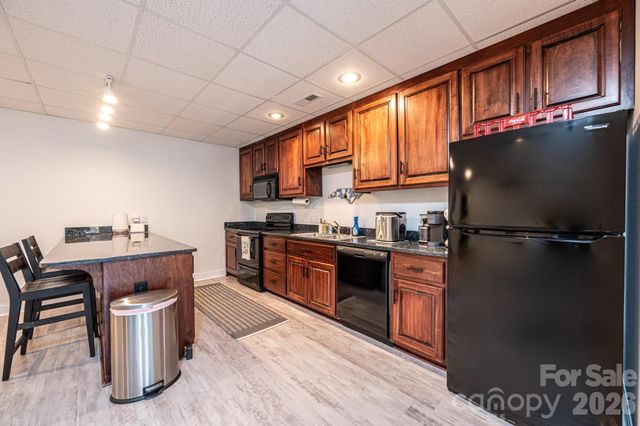 4137 2nd Street NW, Hickory, NC 28601