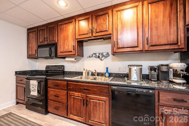 4137 2nd Street NW, Hickory, NC 28601