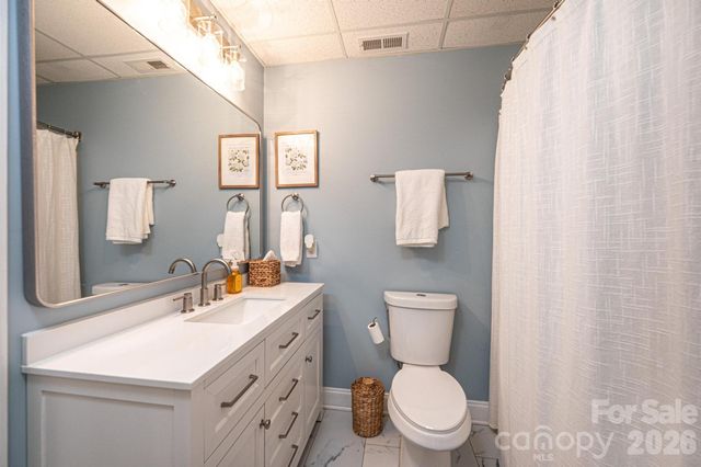 4137 2nd Street NW, Hickory, NC 28601