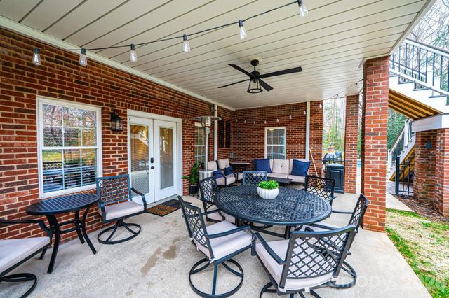 4137 2nd Street NW, Hickory, NC 28601