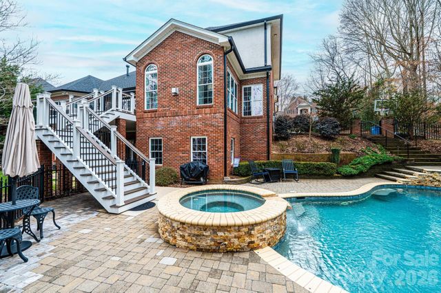 4137 2nd Street NW, Hickory, NC 28601