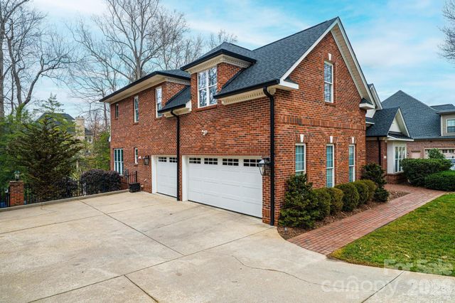 4137 2nd Street NW, Hickory, NC 28601