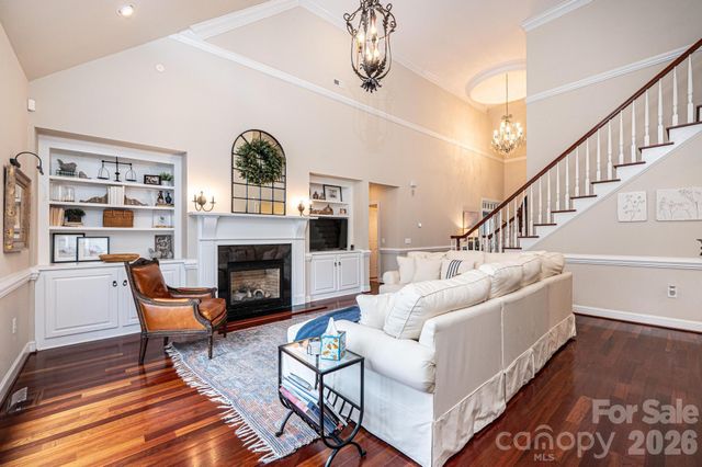 4137 2nd Street NW, Hickory, NC 28601