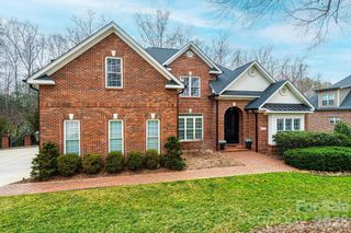 4137 2nd Street NW, Hickory, NC 28601