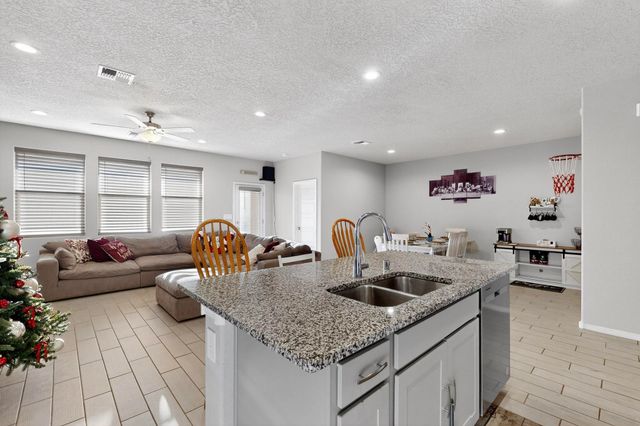 1933 Tesoro Loop NW, Los Lunas, NM 87031