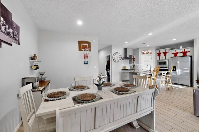 1933 Tesoro Loop NW, Los Lunas, NM 87031