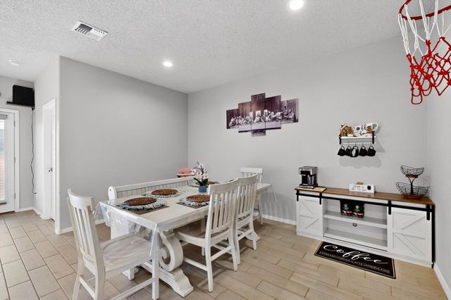 1933 Tesoro Loop NW, Los Lunas, NM 87031