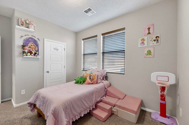 1933 Tesoro Loop NW, Los Lunas, NM 87031