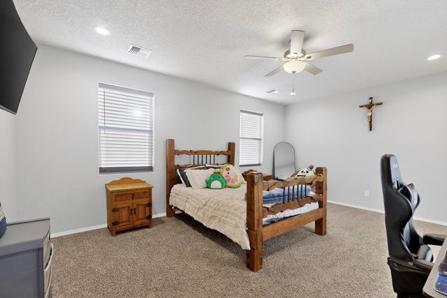 1933 Tesoro Loop NW, Los Lunas, NM 87031