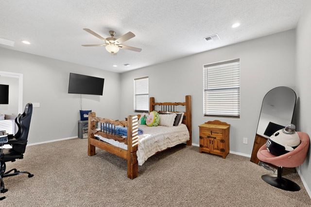 1933 Tesoro Loop NW, Los Lunas, NM 87031