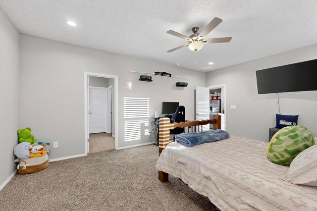 1933 Tesoro Loop NW, Los Lunas, NM 87031