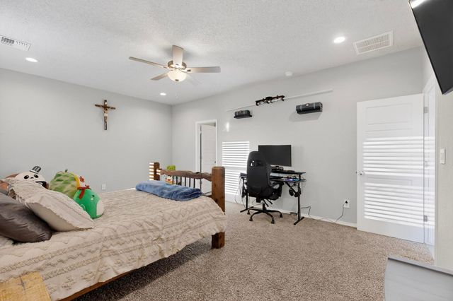 1933 Tesoro Loop NW, Los Lunas, NM 87031