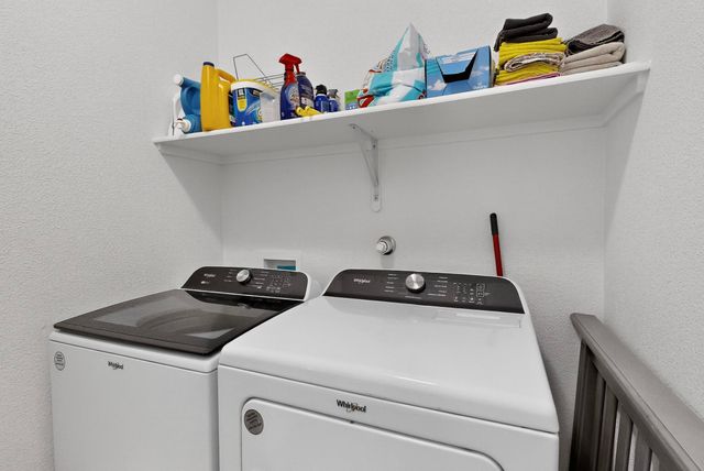 1933 Tesoro Loop NW, Los Lunas, NM 87031