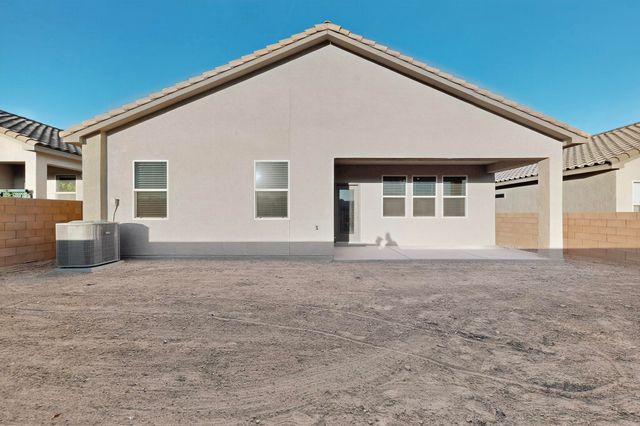 1933 Tesoro Loop NW, Los Lunas, NM 87031